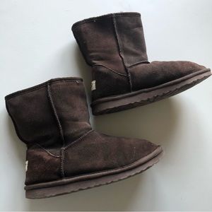 UGG Classic Short Boots Brown Leather and Sheep Skin Size 9